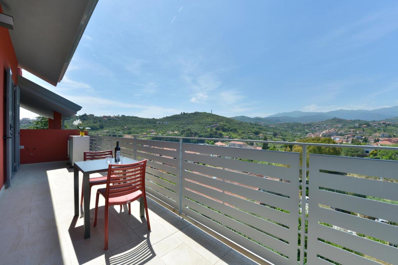 Residenza Cantalupo อิมเปรีอา ภายนอก รูปภาพ